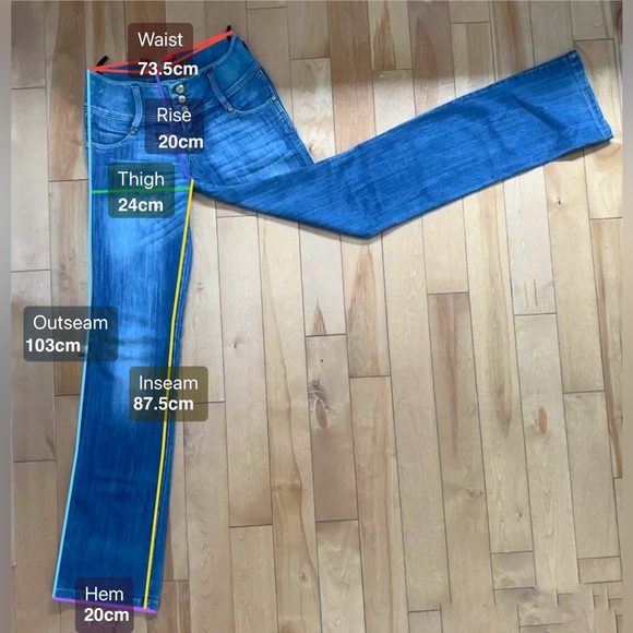 STUDIO F Straight Low-Rise Women Jeans
comfortable fit,relaxed, effortless look. - Picture 8 of 8